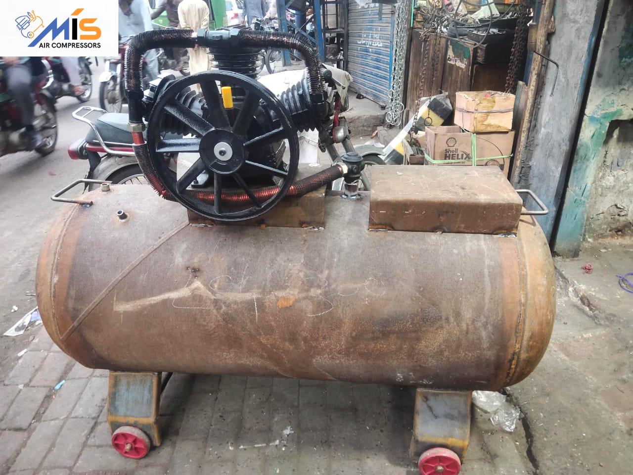 Imported pipe tank with air compressor